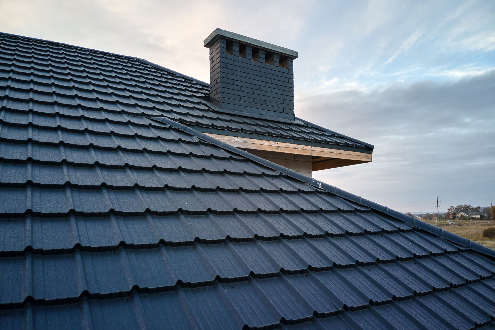 Roofers in Sittingbourne installing pitched tiled roof