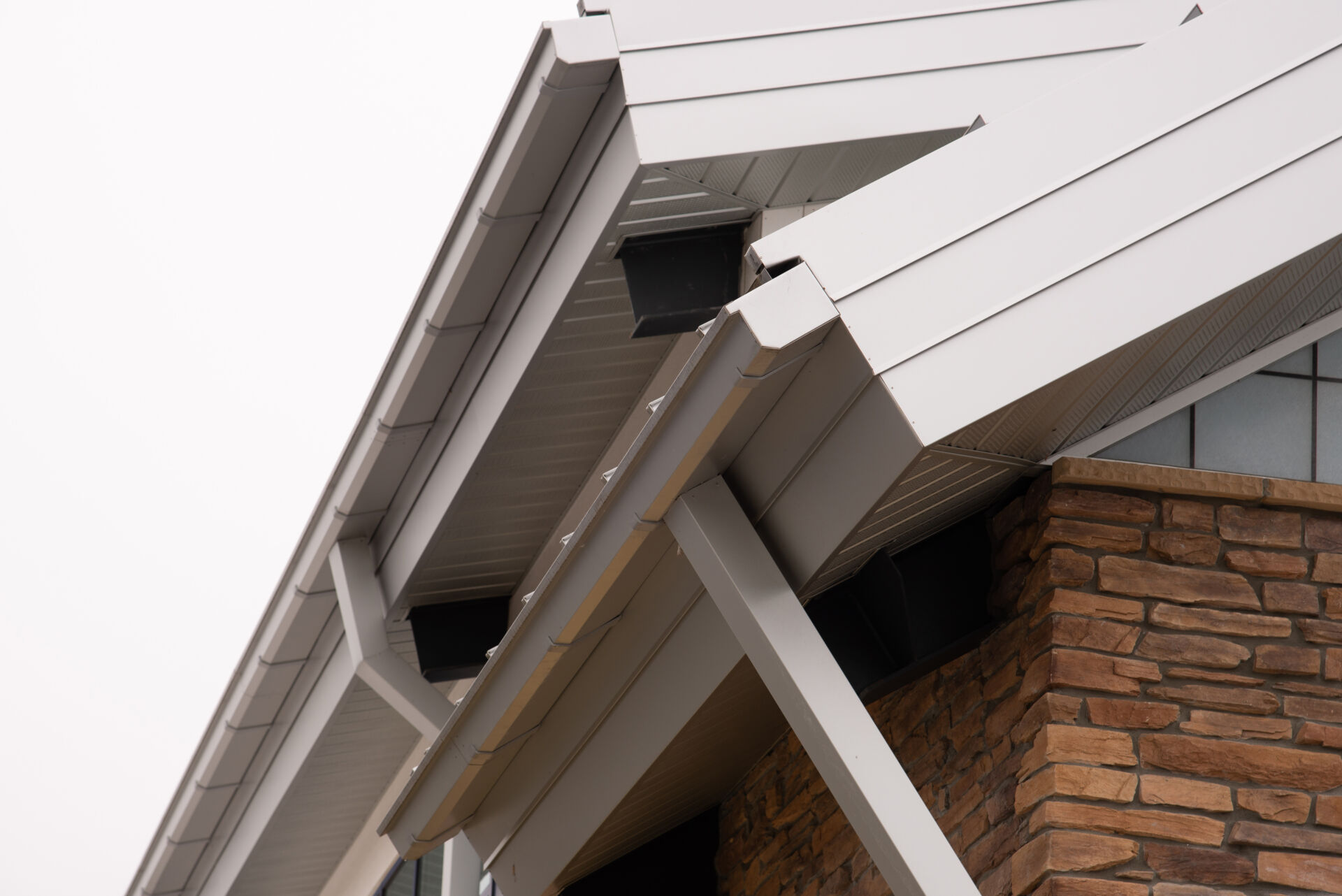 Roof drain guttering and view of fascia and soffit